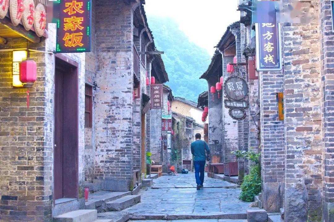 逃出诡异的塔楼